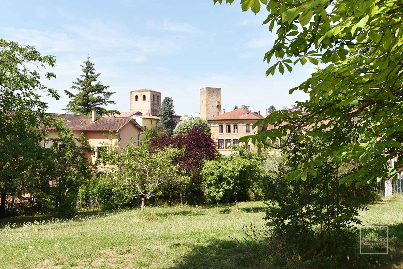 SAINT CYR, Coeur du Village, Maison du XIXe siècle de 250m² dans un parc de 5265m²