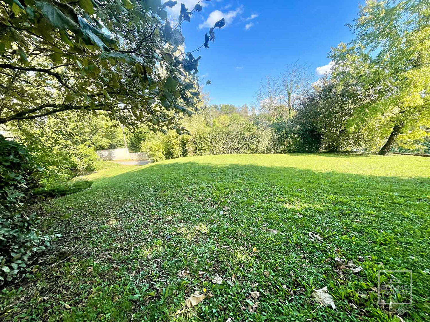 Saint Cyr Au Mont d’or, au calme, Maison ancienne de caractère à rénover sur 1213m² de terrain