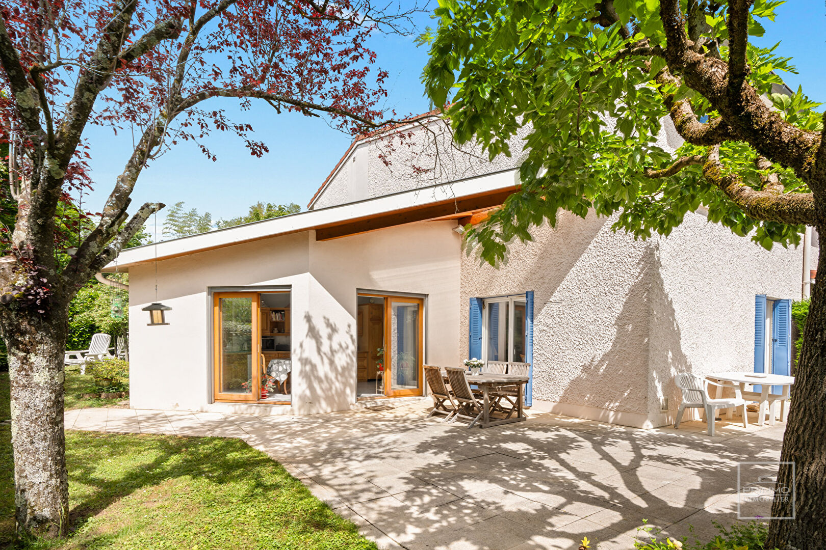 Saint Didier au Mont d’or, au calme maison mitoyenne de 145m² utiles en parfait état d’entretien