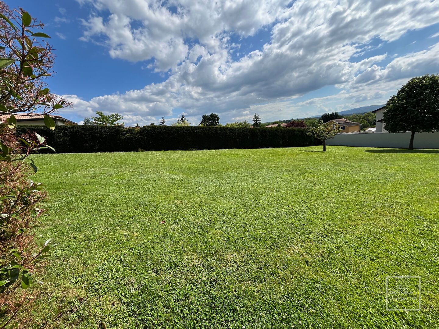 Lissieu – Terrain constructible de 1000 m²  – Vue sur les Monts du Lyonnais