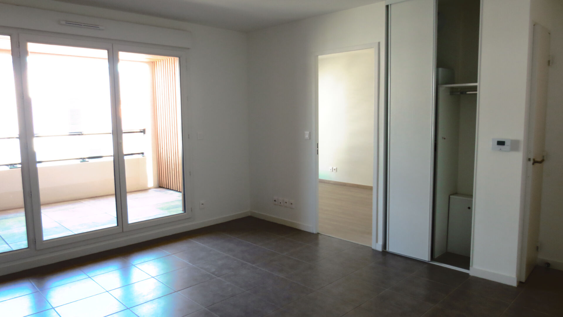 LYON 7, IMMEUBLE COGEDIM, 37.1m², LOGGIA