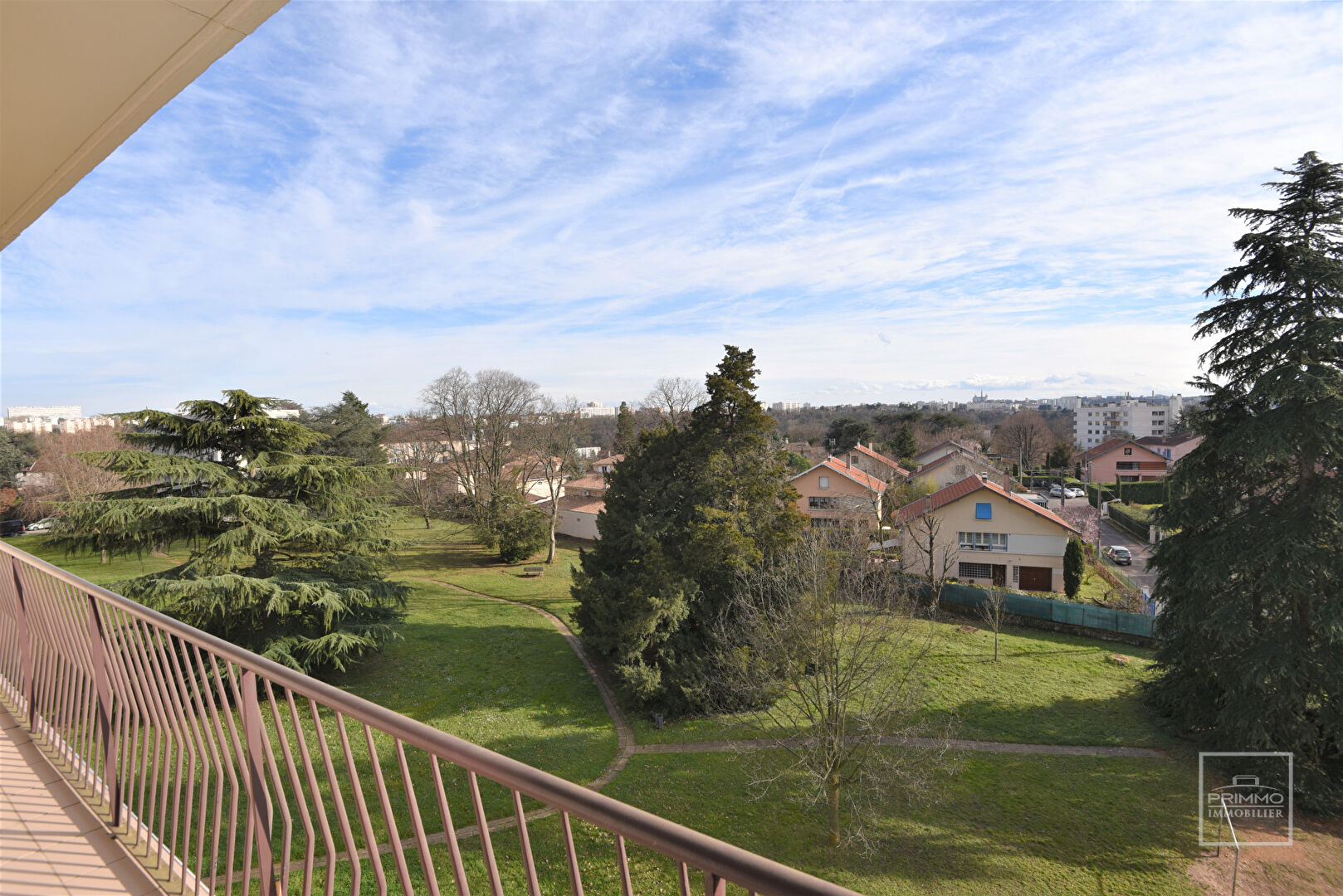 Plateau de St Rambert, dernier étage, T4 de 84m² avec vue panoramique sur Lyon et Fourvière.