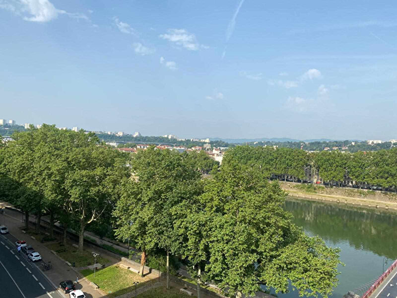 LYON 4ème, Quai de Saône, T4 de 83 m² en dernier étage