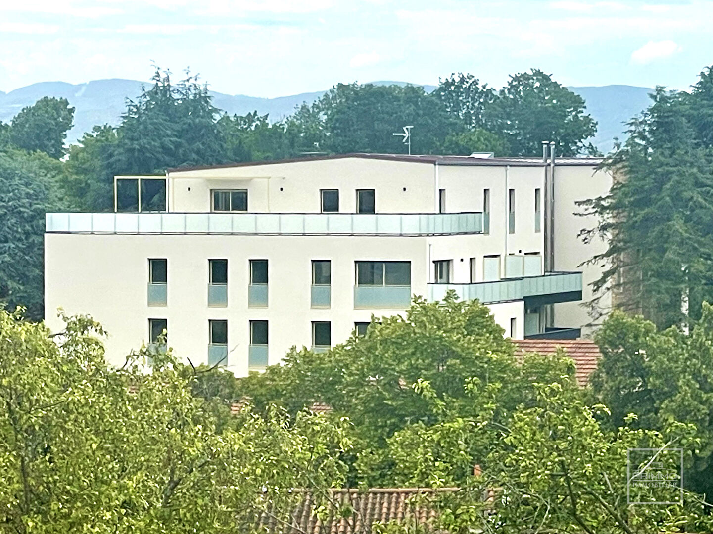 Saint Didier au Mont d’Or, Appartement en Attique de 164m²  avec vue au sud sur Lyon et Fourvière.