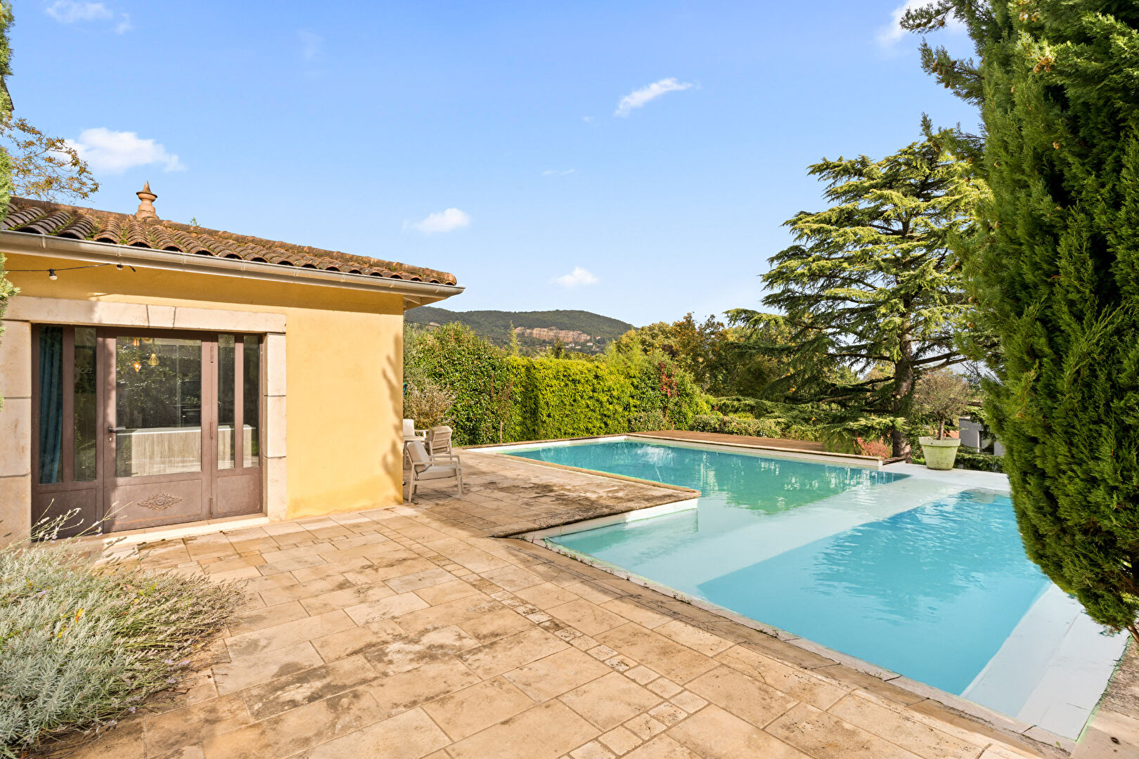 MAISON RECENTE – 4 CHAMBRES – PISCINE – VUE