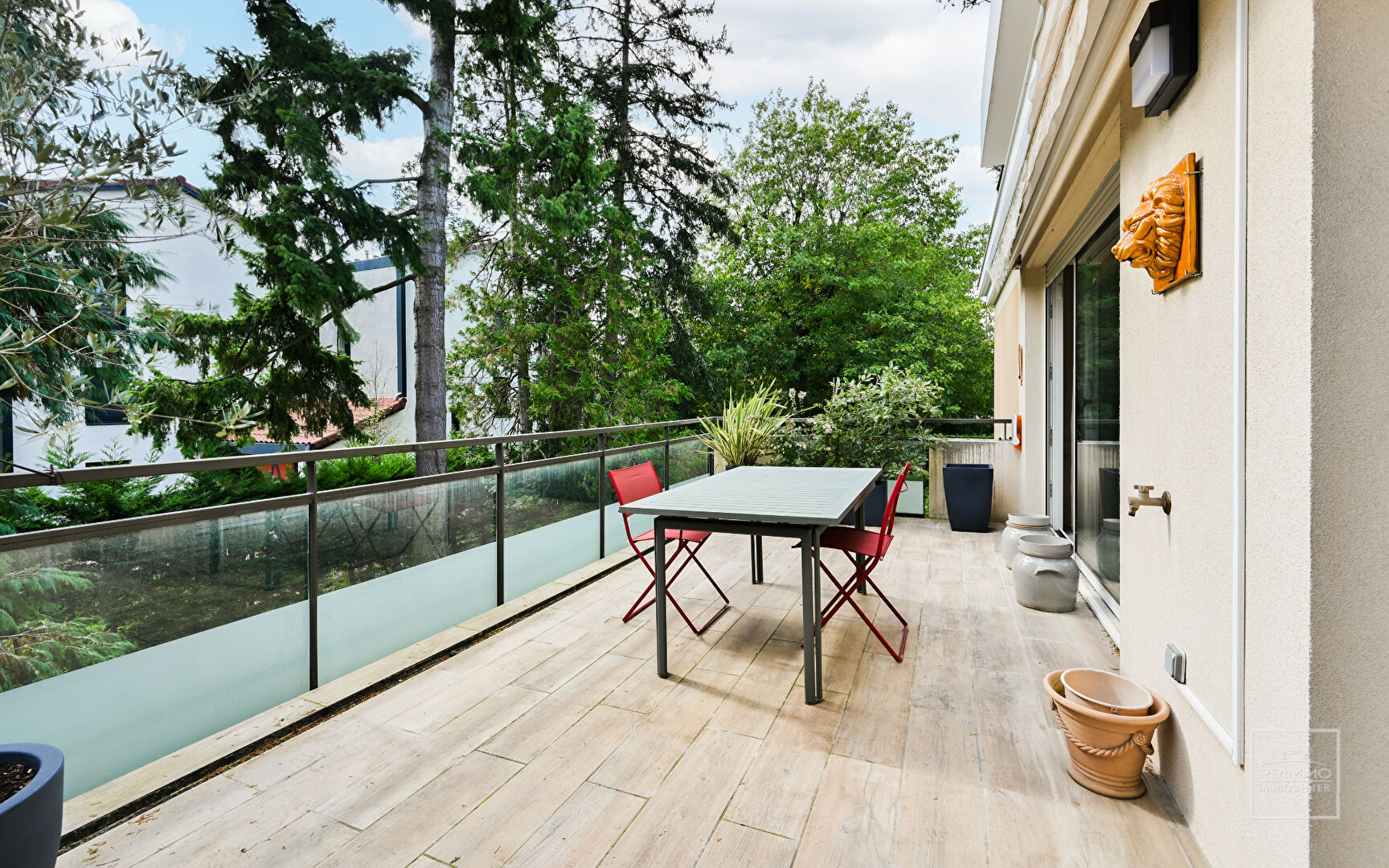 TASSIN Le Bourg, Appartement T4 de 125m², avec deux grandes terrasses, piscine et garage double