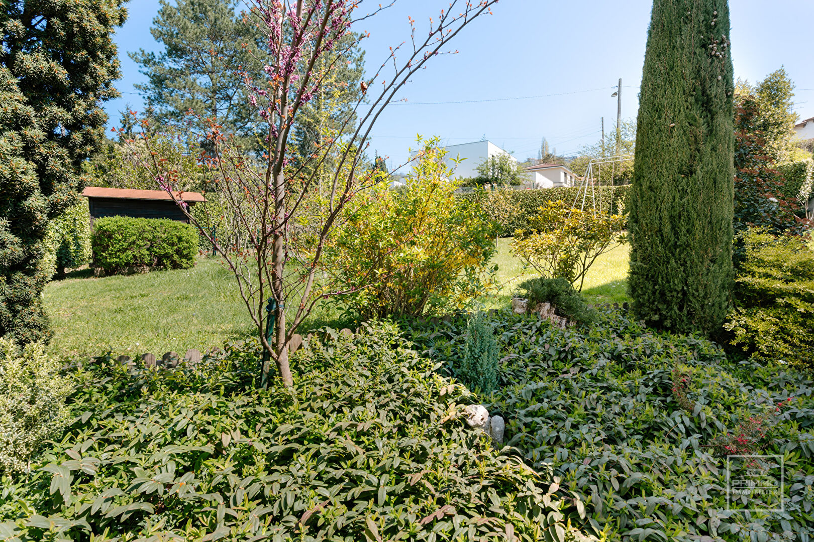 Saint Cyr Au Mont D’Or, proche du Village, Maison de 205m² sur un jardin plat de 1720m²