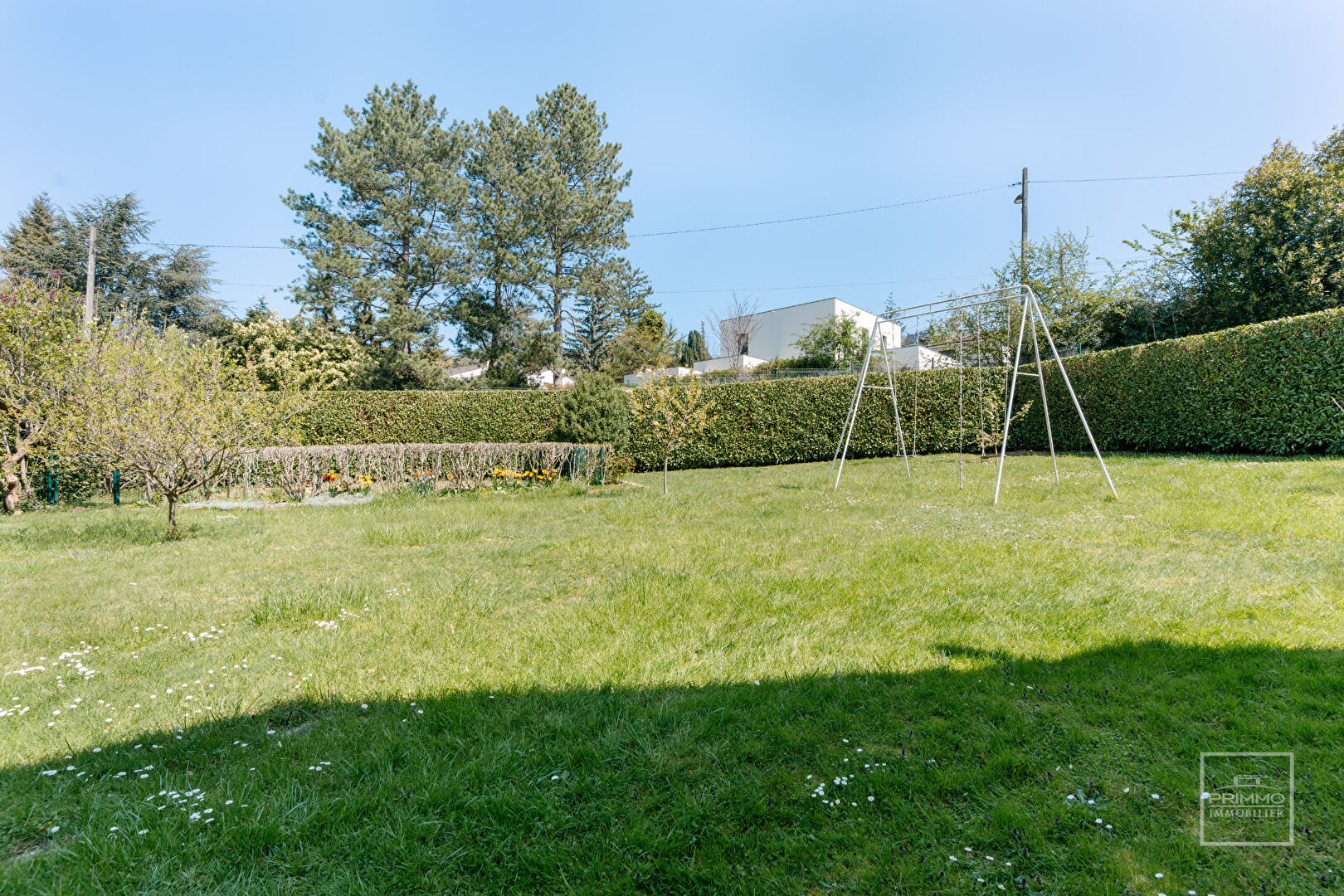 Saint Cyr Au Mont D’Or, proche du Village, Maison de 205m² sur un jardin plat de 1720m²