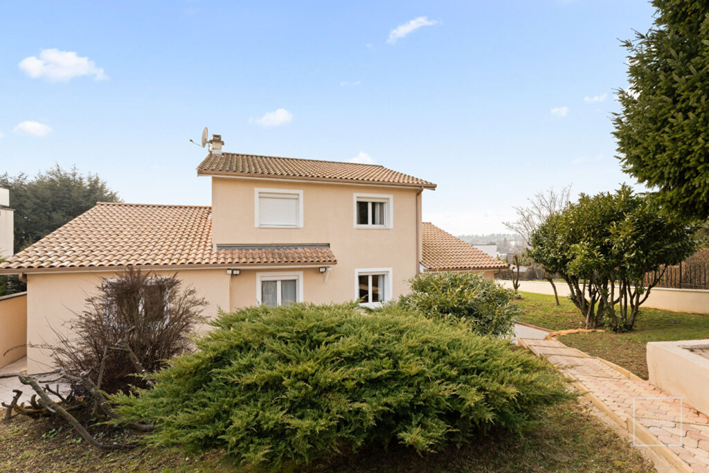 Maison Limonest avec piscine 8 pièces 210 m2