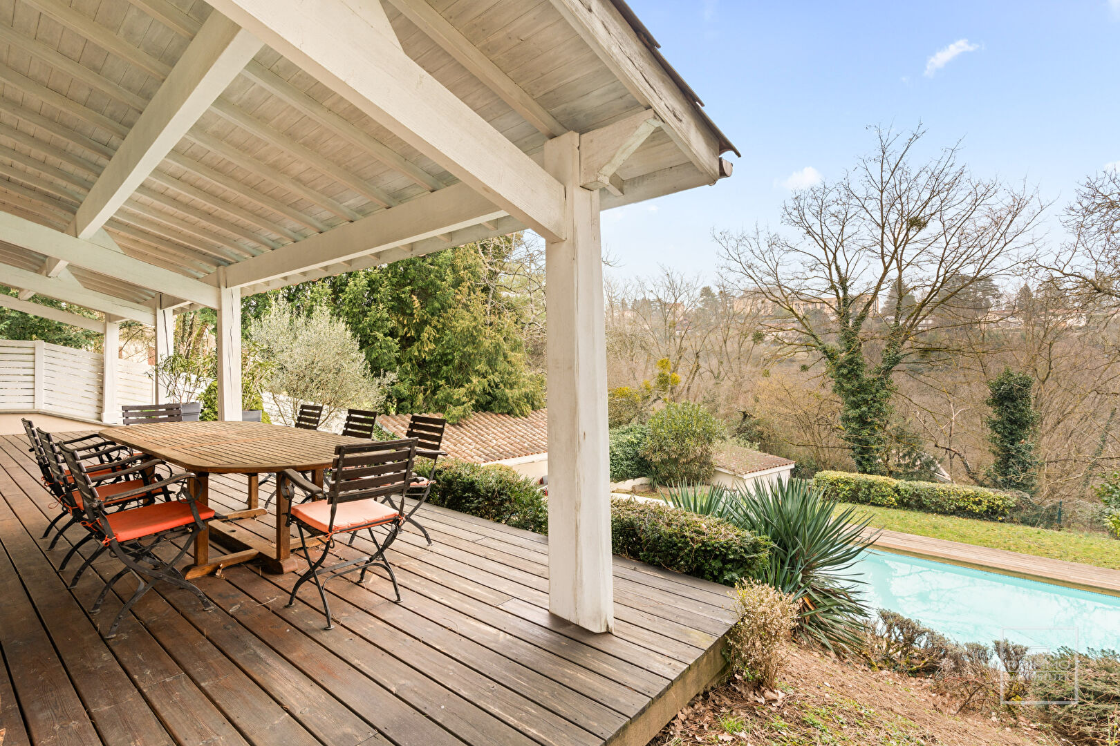 SAINT CYR AU MONT D’OR, Maison au calme absolu de 180m² sur 800m² avec vue dégagée.