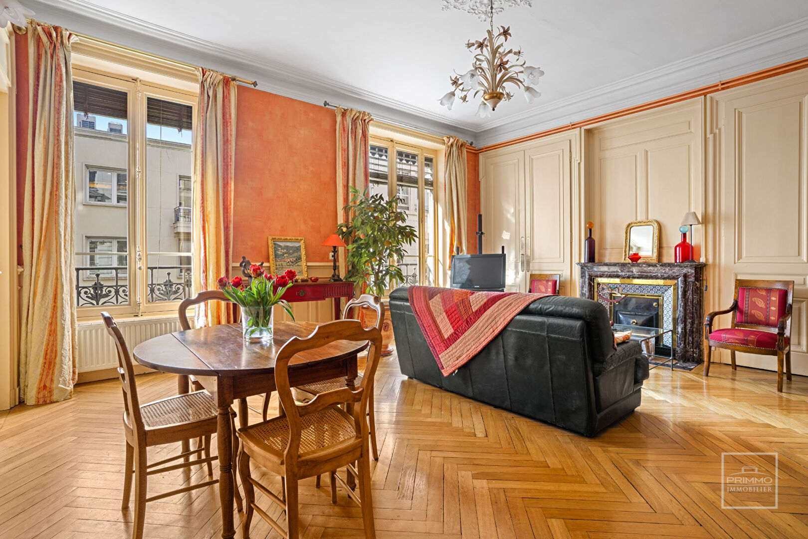 LYON 6, FOCH,149.6m²