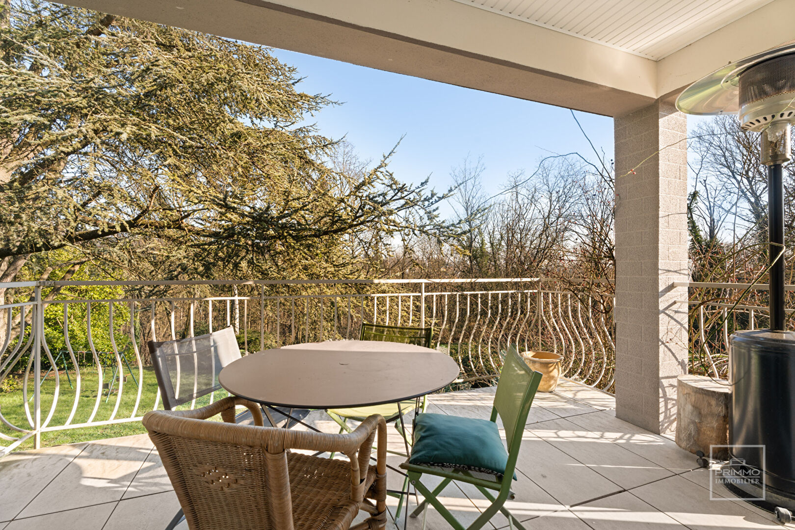 LIMONEST Maison avec vue sur écrin de verdure