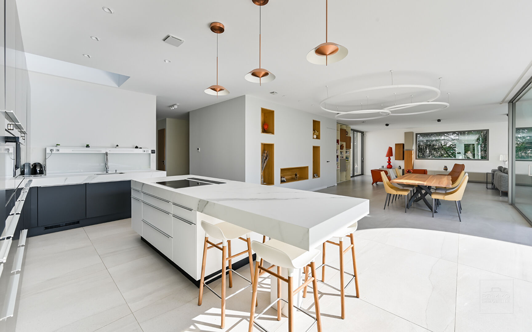 SAINT CYR AU MONT D’OR, Centre Village, Maison d’architecte de 256m² habitables
