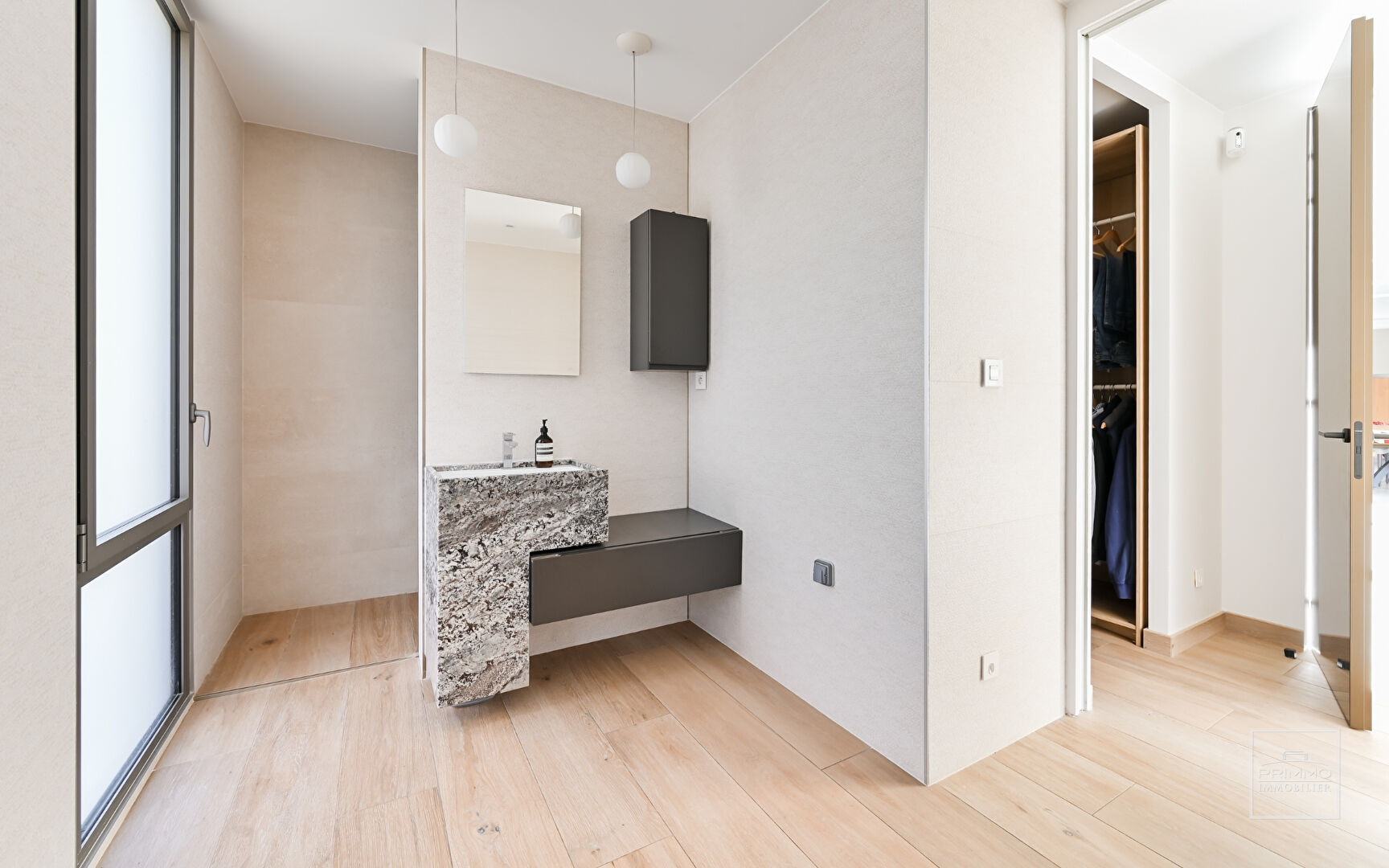 SAINT CYR AU MONT D’OR, Centre Village, Maison d’architecte de 256m² habitables