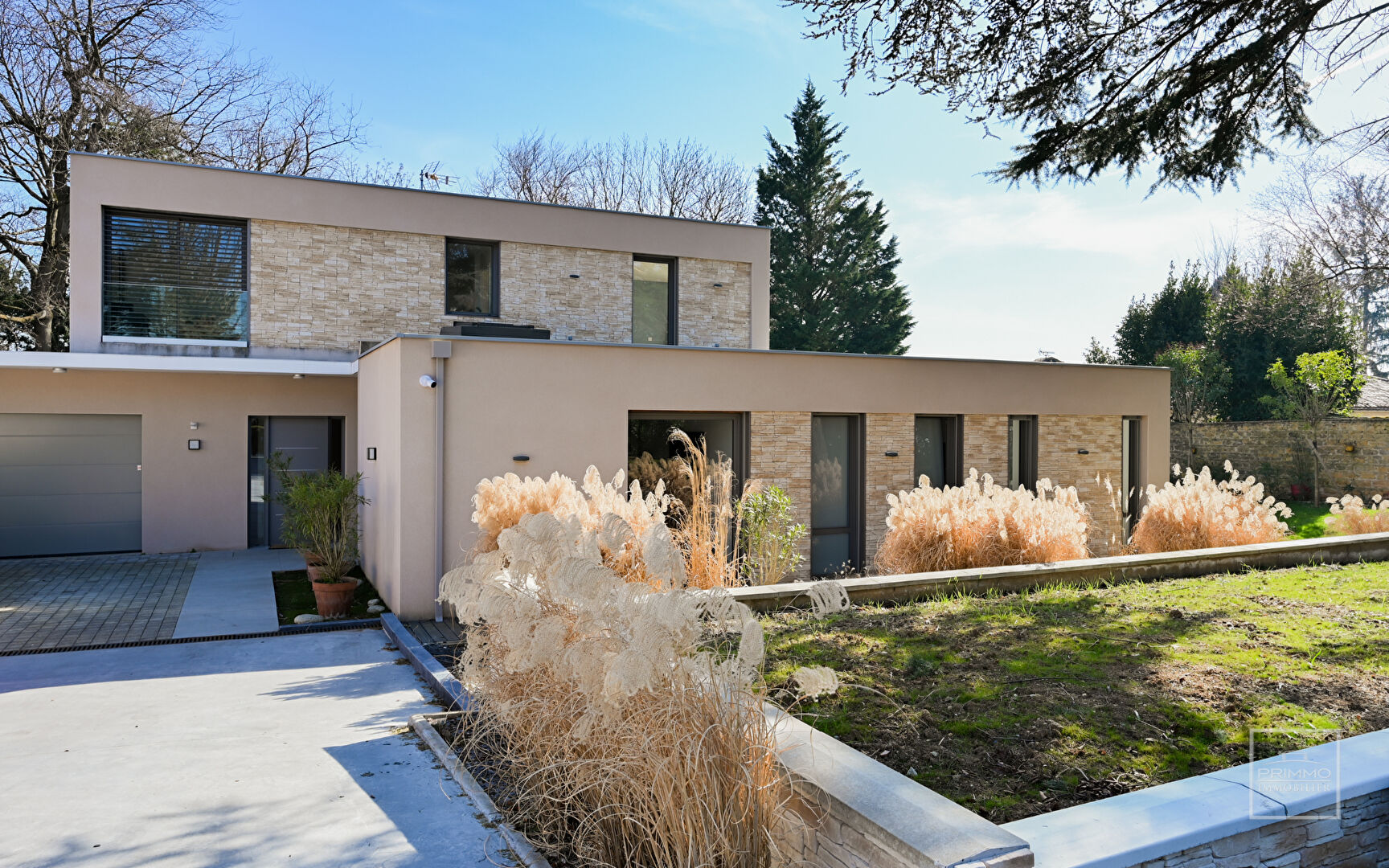 SAINT CYR AU MONT D’OR, Centre Village, Maison d’architecte de 256m² habitables
