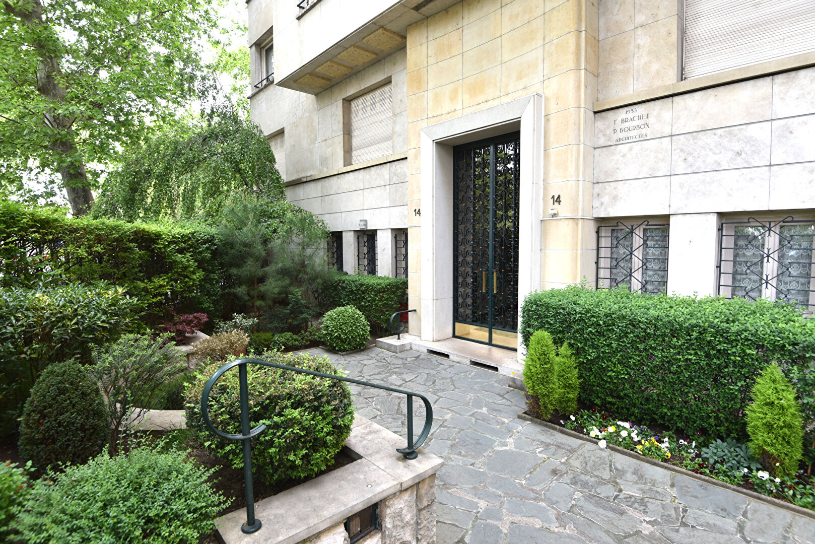 Appartement de standing rénové – T4