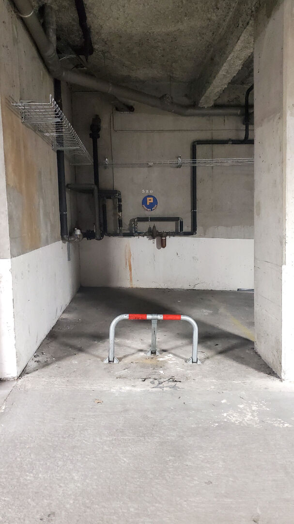 Place de stationnement sécurisée – Monplaisir