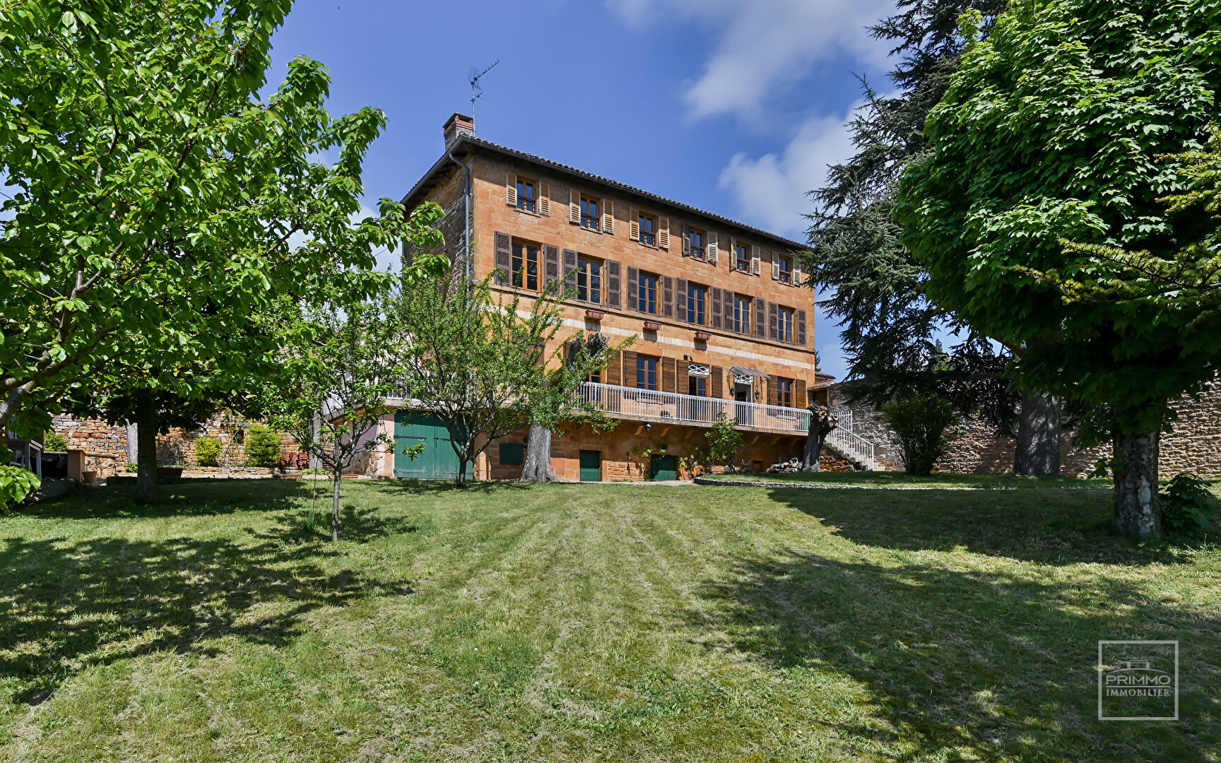 Maison Charnay  8 pièces 250M²