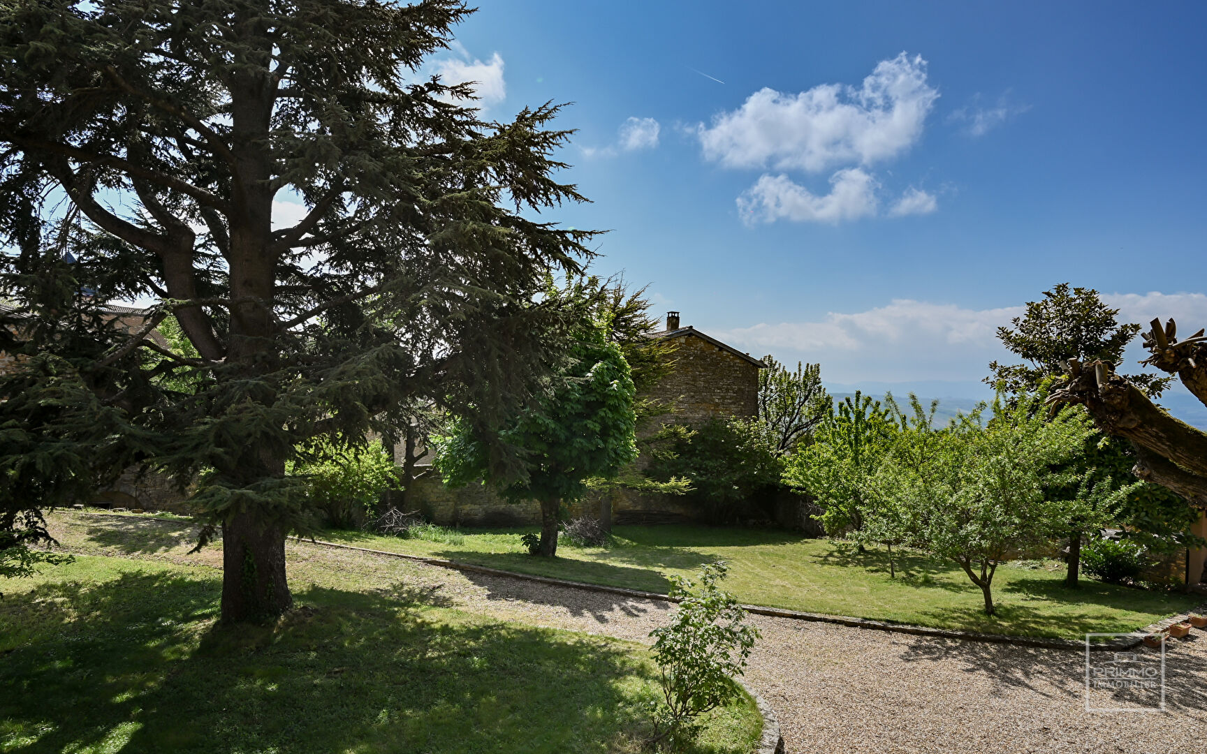 Maison Charnay  8 pièces 250M²