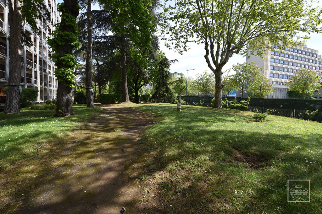 LYON 3, PROX. LAENNEC, 88.36m²