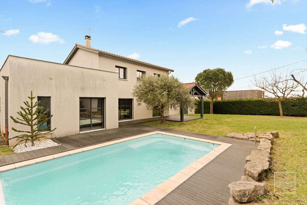SAINT-GERMAIN-AU-MONT-D’OR – Maison 6 pièces sur 1090m2 de terrain