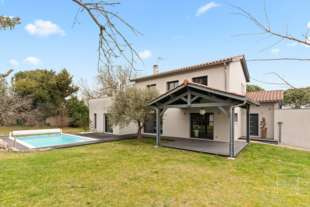 SAINT-GERMAIN-AU-MONT-D’OR – Maison 6 pièces sur 1090m2 de terrain