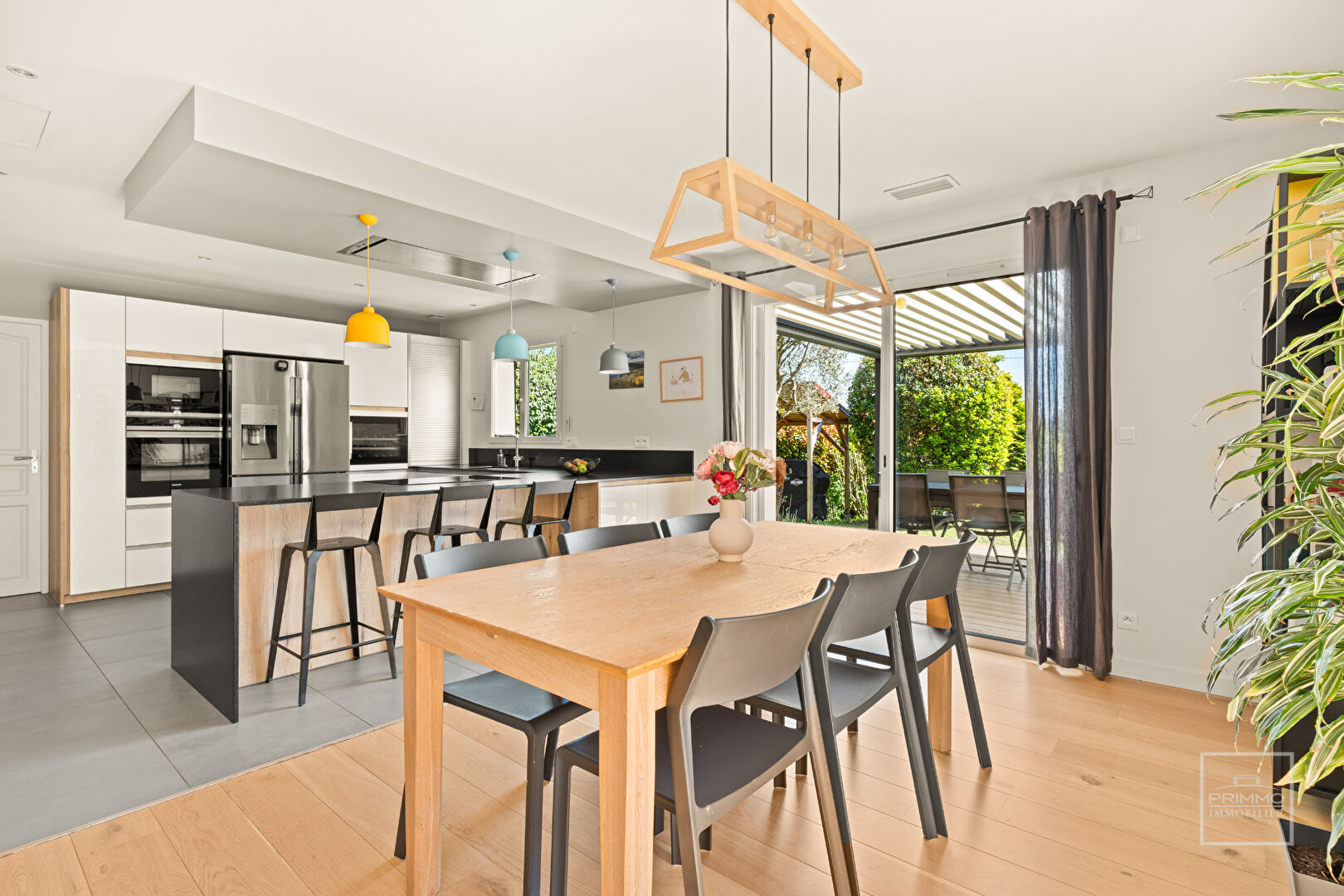 Cailloux sur Fontaines – Maison 7 pièces avec jardin
