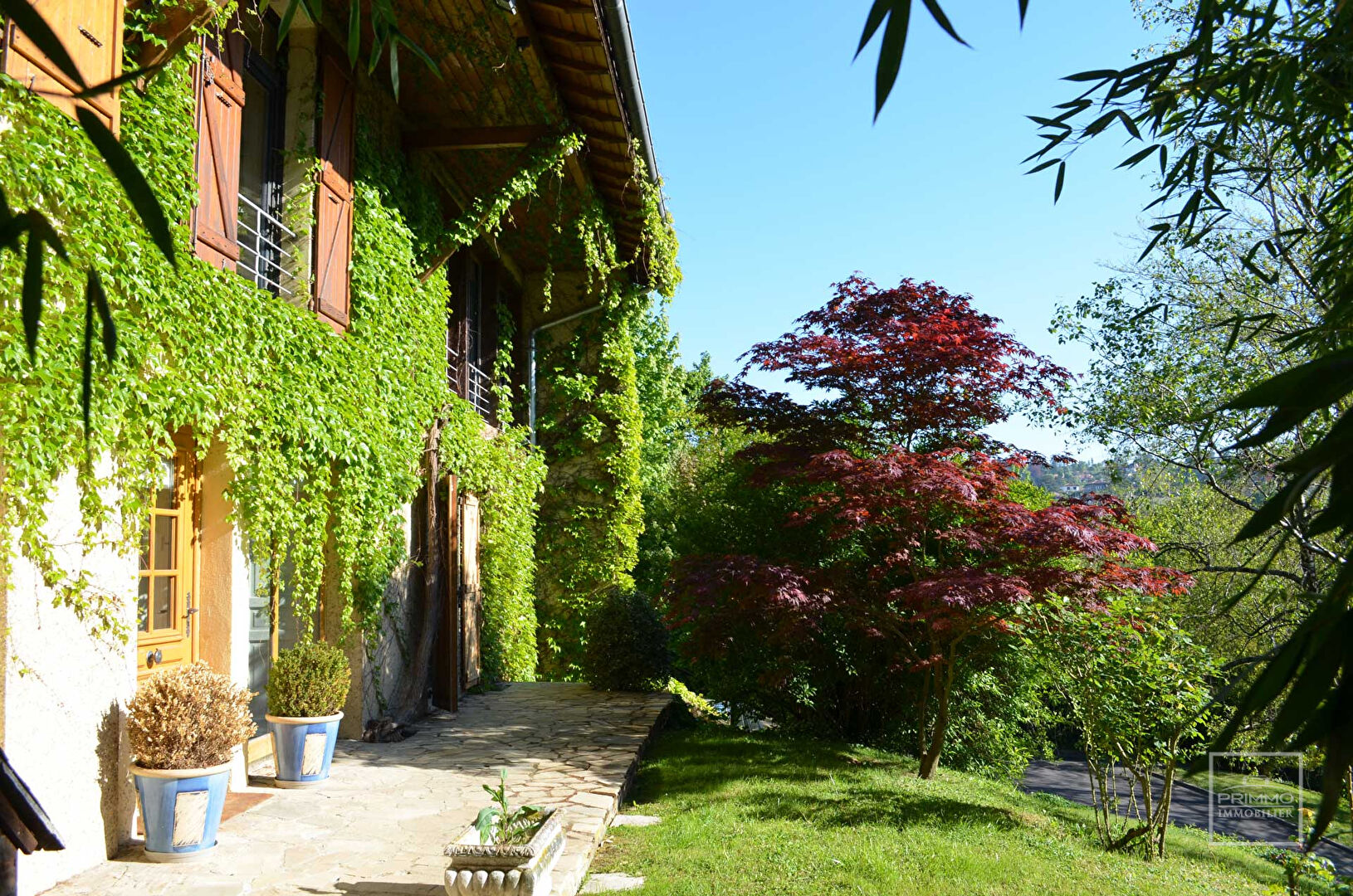 SAINT DIDIER AU MONT D’OR, Proche centre, Maison de 221 m² sur 1881 m² de terrain avec piscine