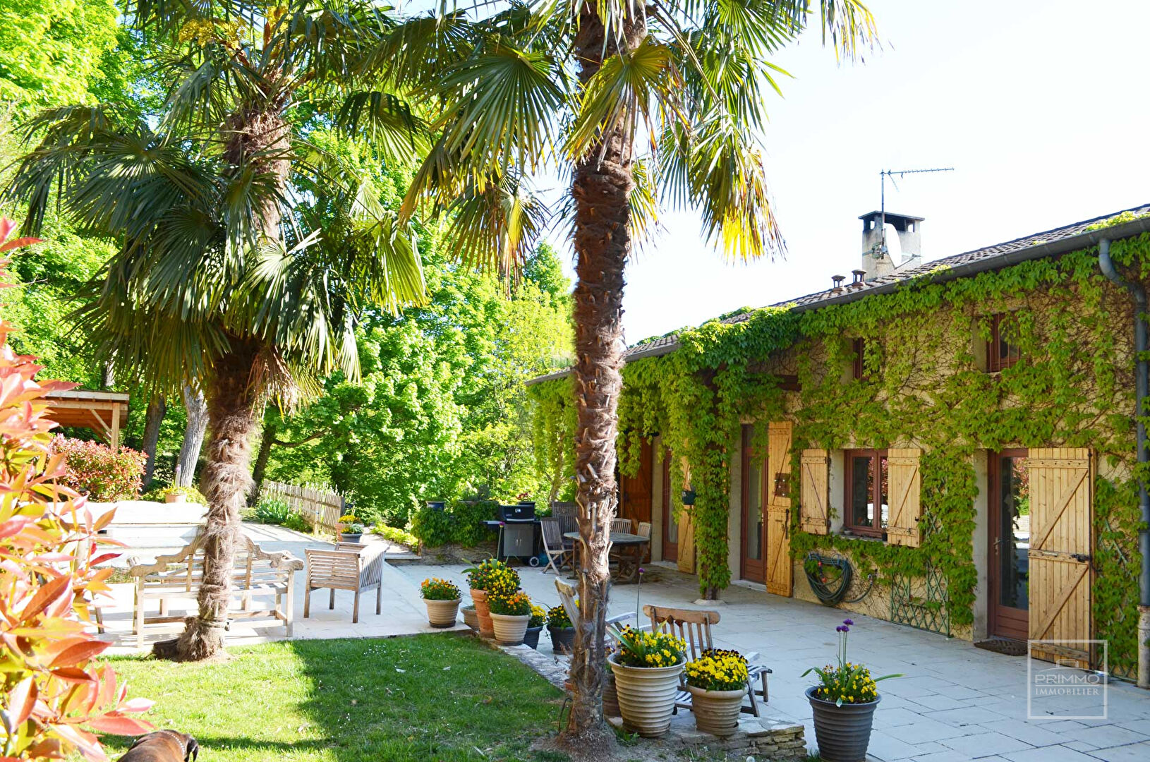SAINT DIDIER AU MONT D’OR, Proche centre, Maison de 221 m² sur 1881 m² de terrain avec piscine