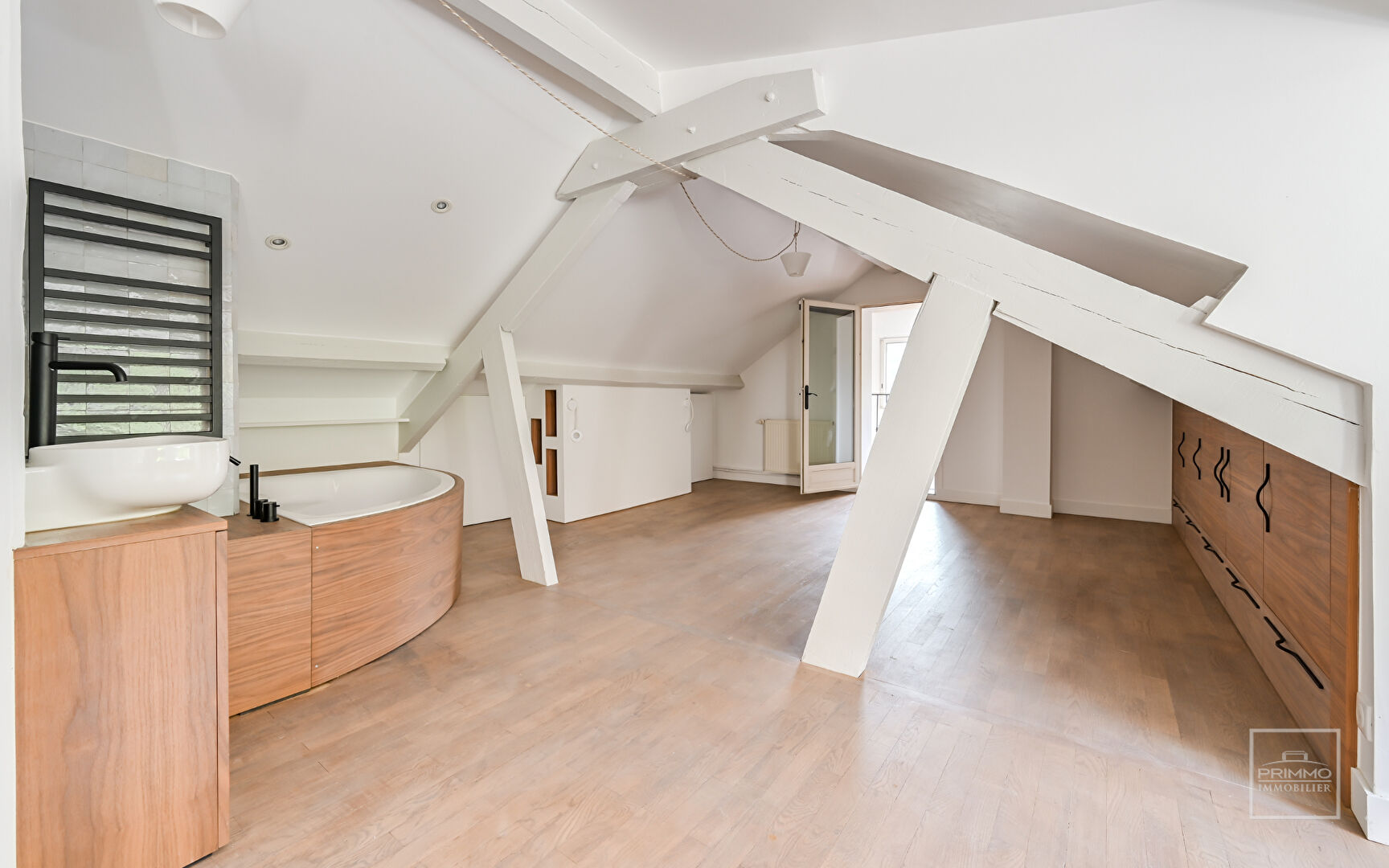POLEYMIEUX AU MONT D’OR, Maison d’environ 140 m² avec jardin et grand garage