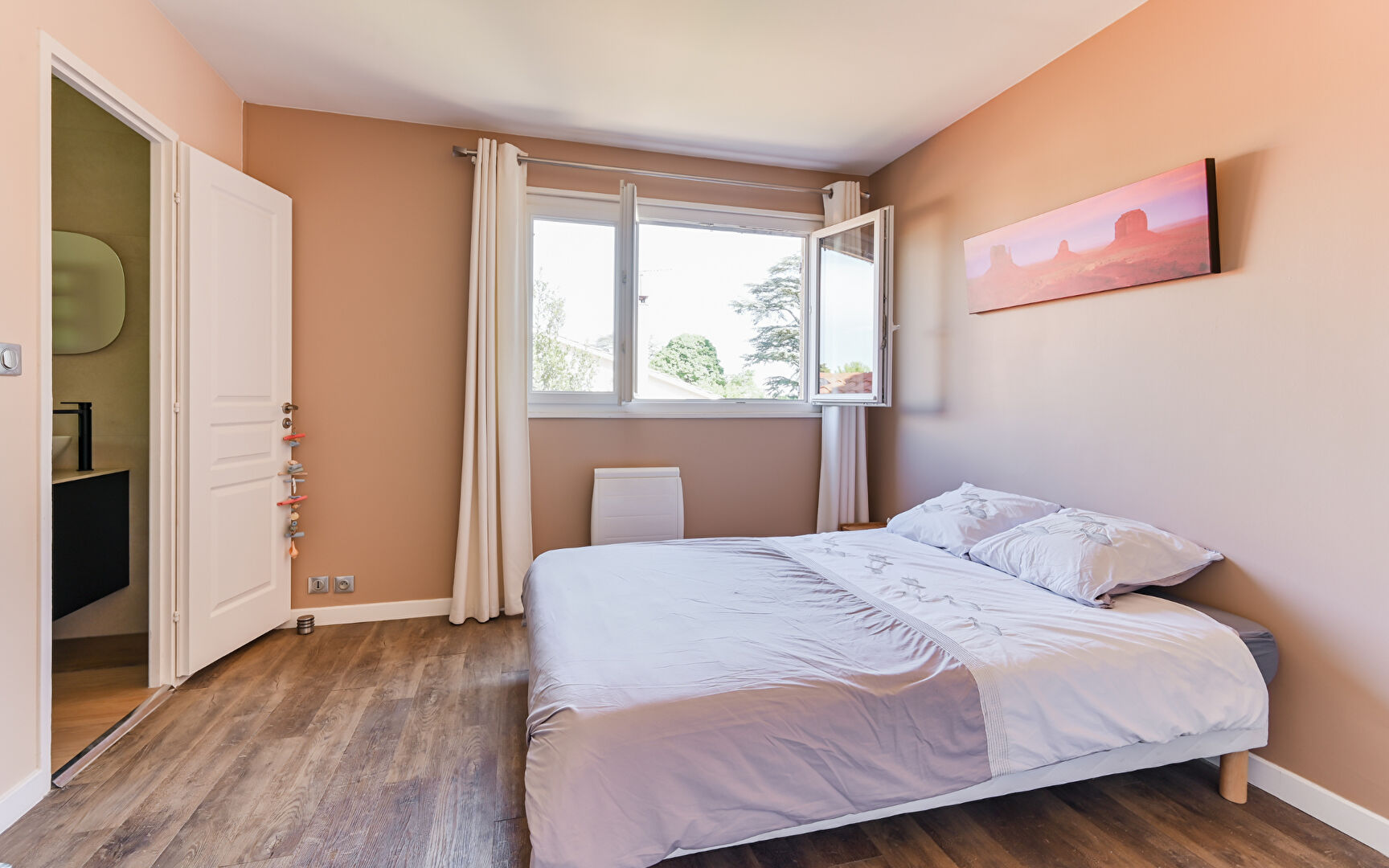 SAINT CYR AU MONT D’OR, Maison d’environ 140m² sur un terrain plat de 630m², au calme.