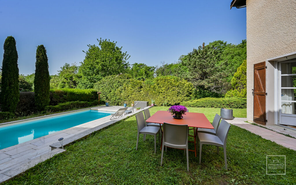 SAINT DIDIER AU MONT D’OR, Proche village, Maison sur 1535m² de terrain avec piscine