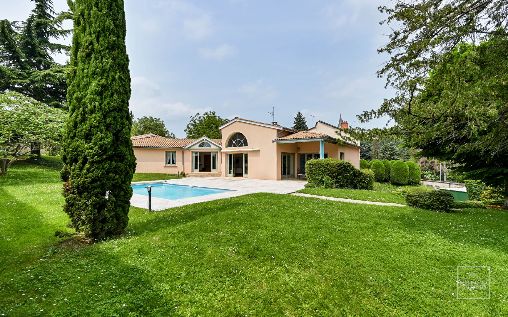 Saint Cyr au Mont d’Or centre, Belle Maison familiale de 370m² habitables sur 2347m² de jardin