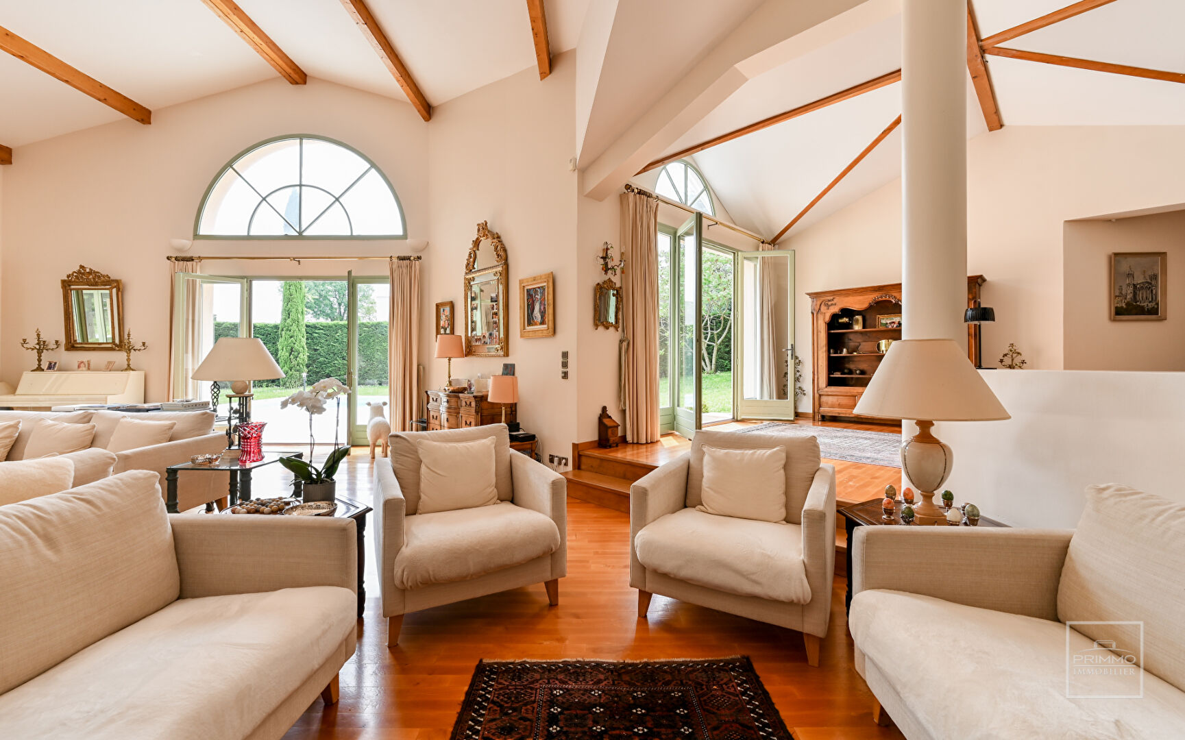 Saint Cyr au Mont d’Or centre, Belle Maison familiale de 370m² habitables sur 2347m² de jardin