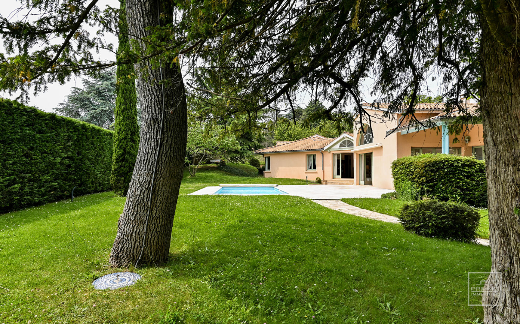 Saint Cyr au Mont d’Or centre, Belle Maison familiale de 370m² habitables sur 2347m² de jardin
