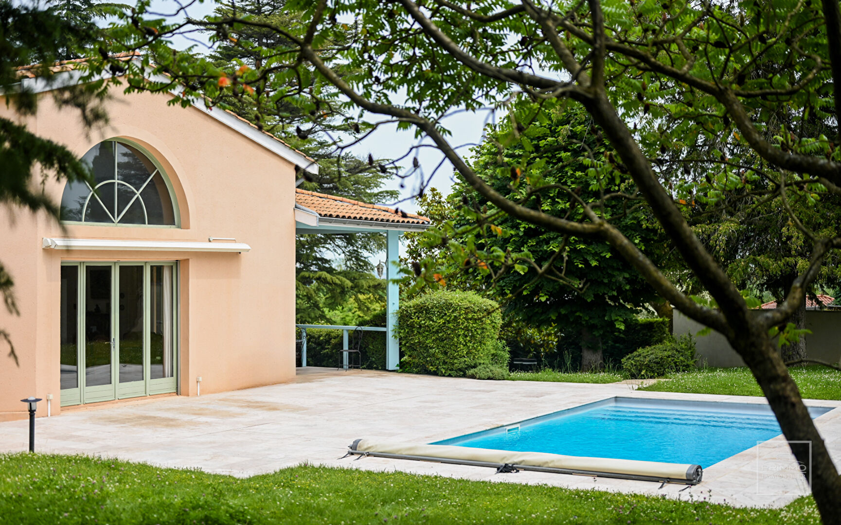 Saint Cyr au Mont d’Or centre, Belle Maison familiale de 370m² habitables sur 2347m² de jardin