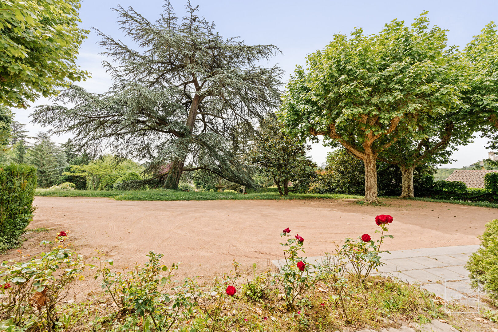 CHARBONNIERES LES BAINS, Maison de charme de 324m² sur 1434m² de terrain