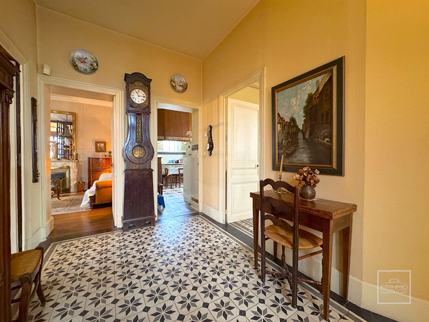 MORESTEL, Maison de maître XIXe de 340 m² sur 6737 m² de parc avec rivière
