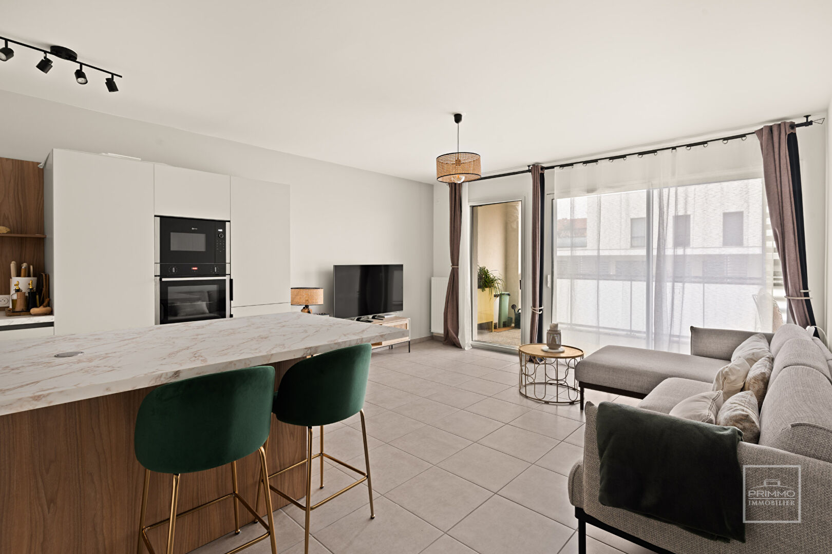 Gratte Ciel – Appartement 3 pièce(s) 62 m2 avec terrasse sur cour et garage