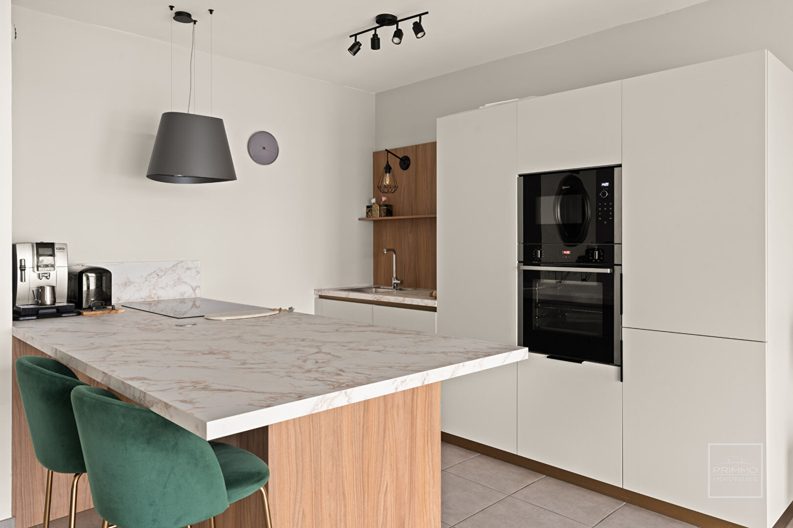 Gratte Ciel – Appartement 3 pièce(s) 62 m2 avec terrasse sur cour et garage