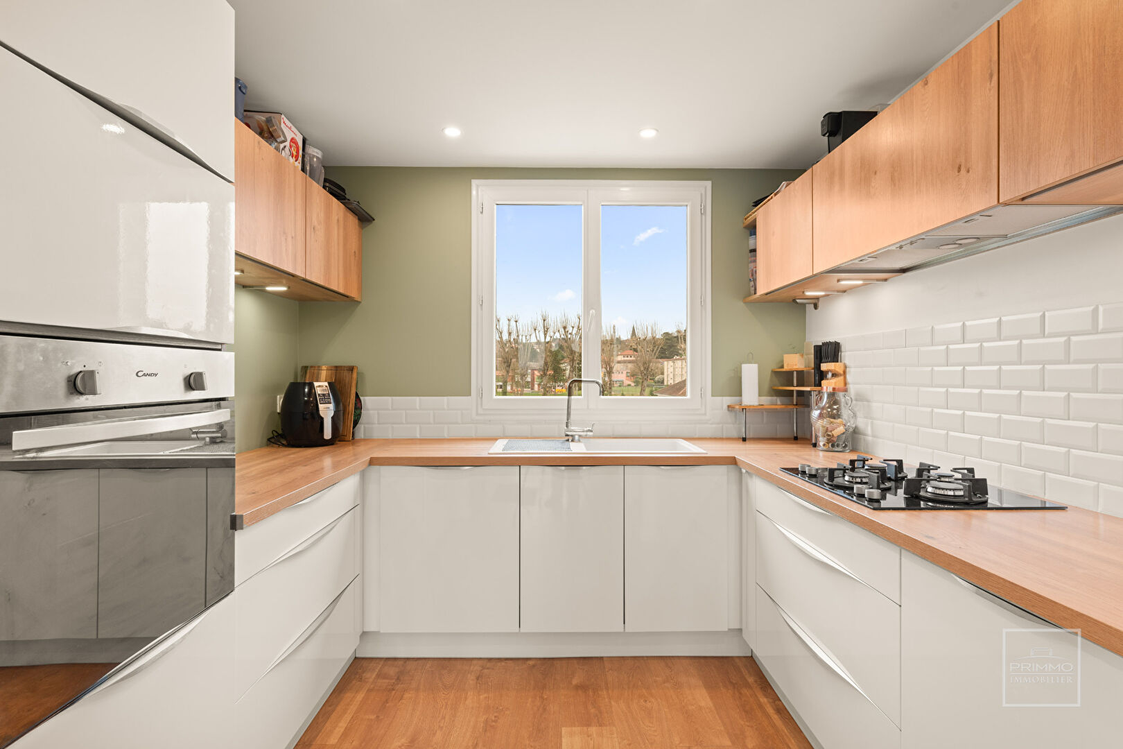 GENAY, 52m², dernier étage