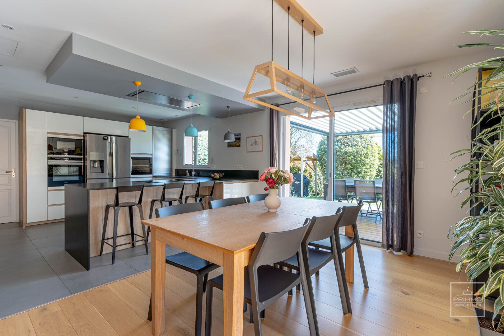 Cailloux sur Fontaines – Maison 7 pièces avec jardin