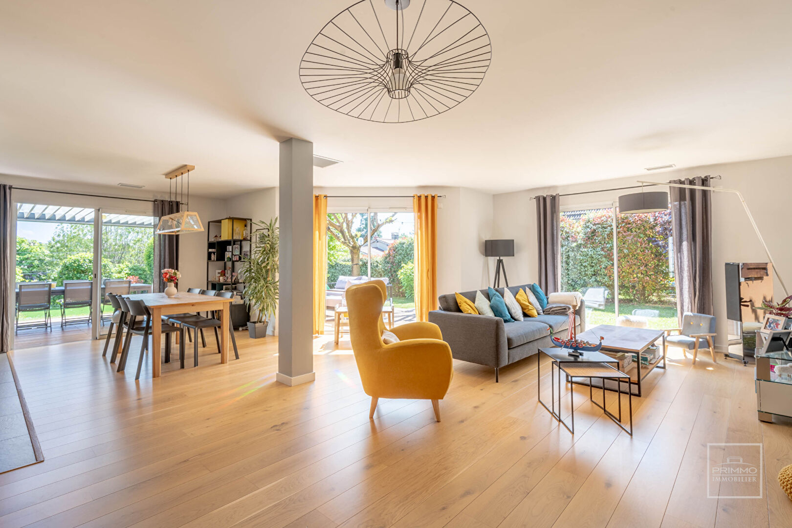 Cailloux sur Fontaines – Maison 7 pièces avec jardin