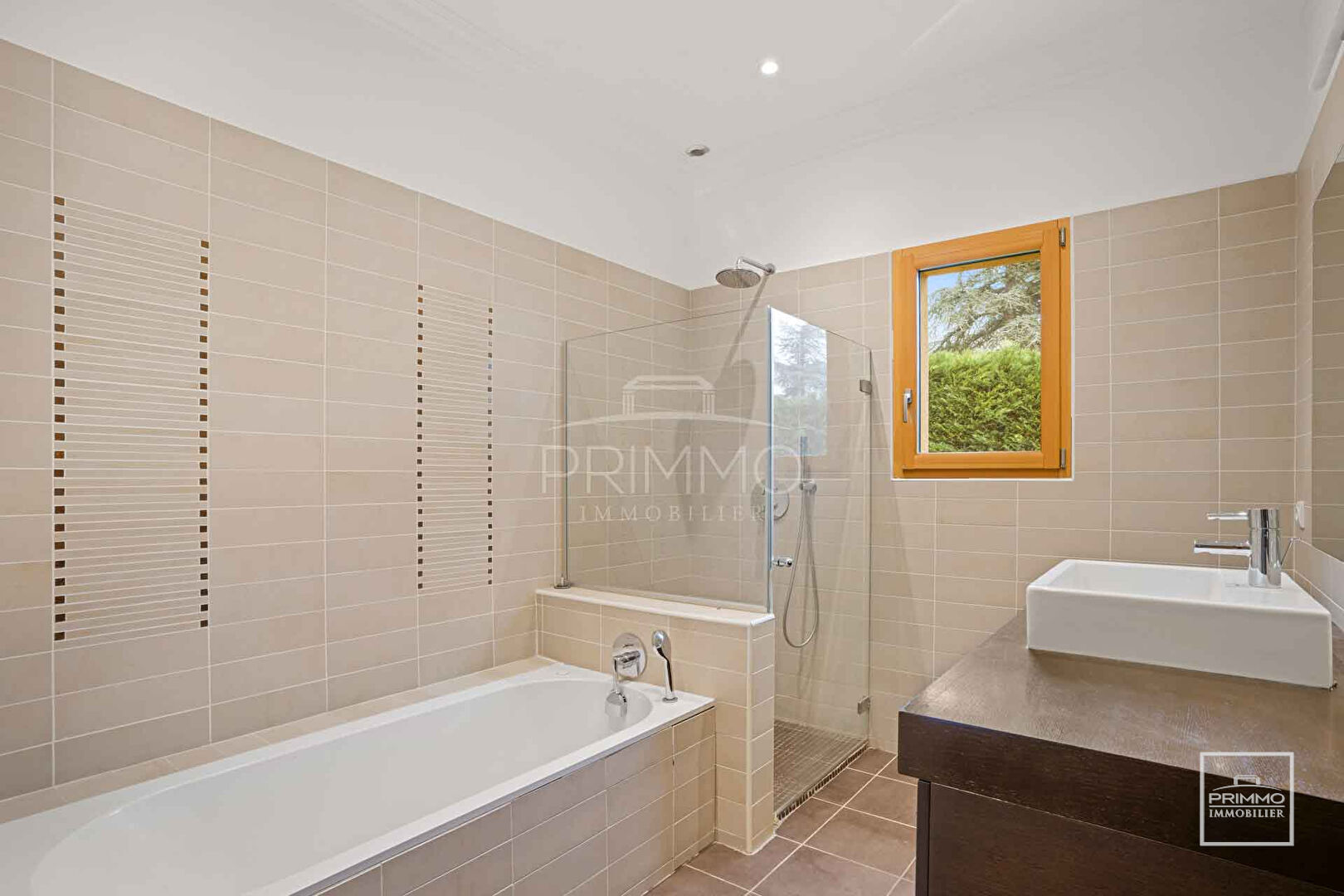 Bien exceptionnel – Maison 7 pièce(s) 203.02 m2