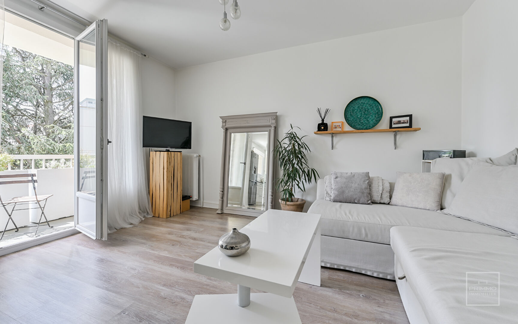 LYON 9ème, proche Tassin, Appartement T2 de 45m² sans vis à vis avec balcon au sud