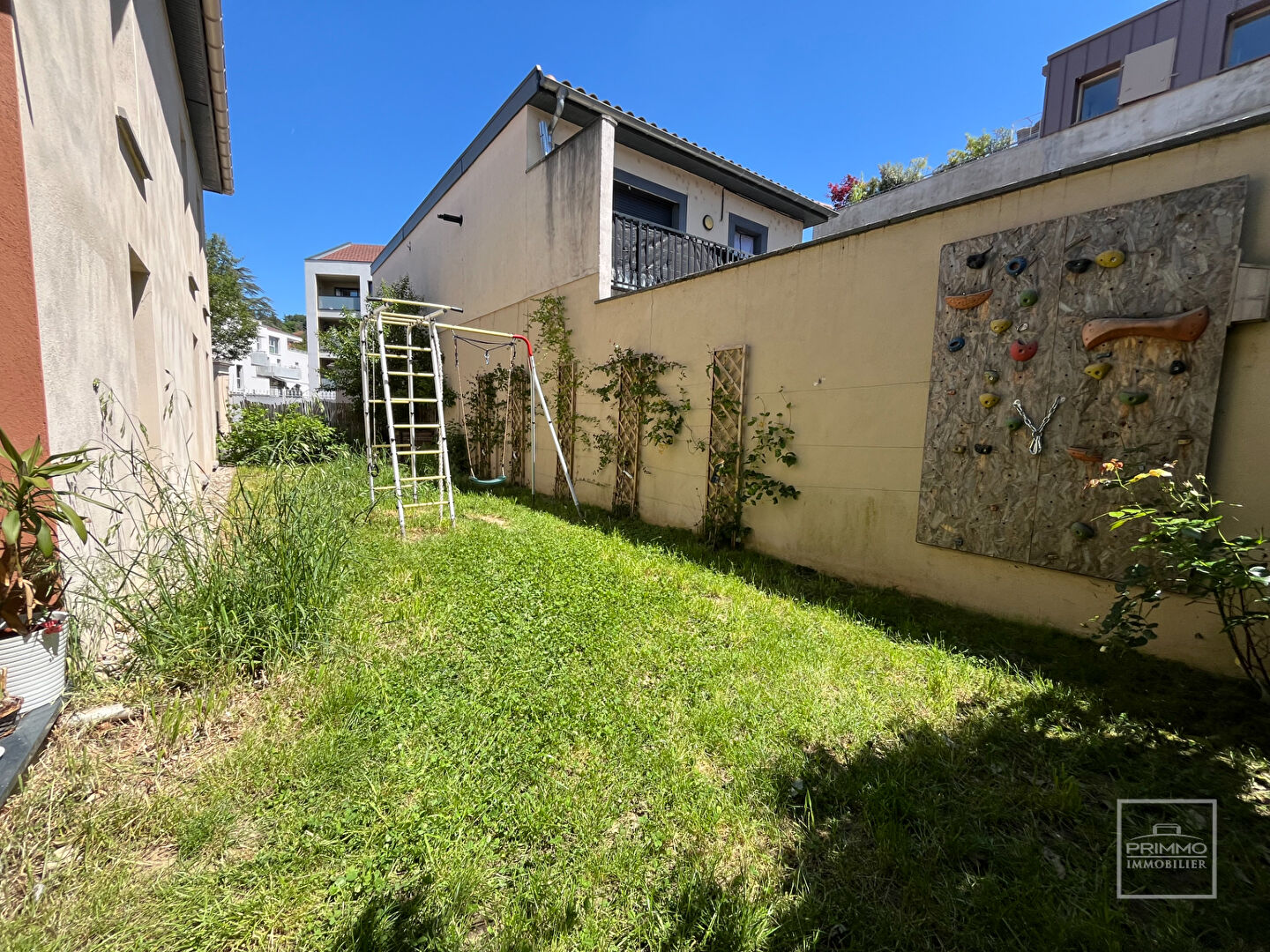 Centre Neuville sur Saône – Appartement  4 pièce(s) 79.55 m2 – Meublé