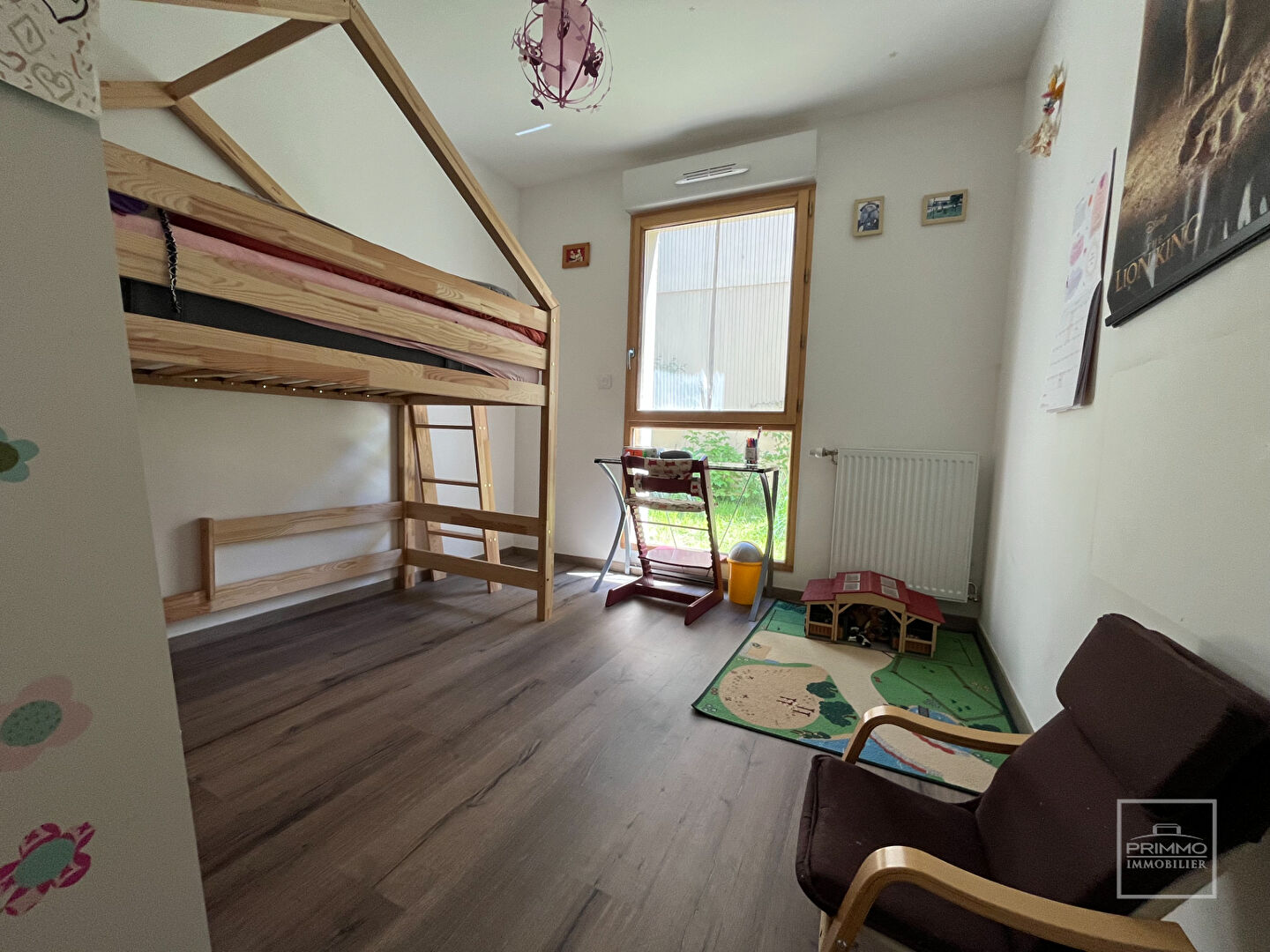 Centre Neuville sur Saône – Appartement  4 pièce(s) 79.55 m2 – Meublé