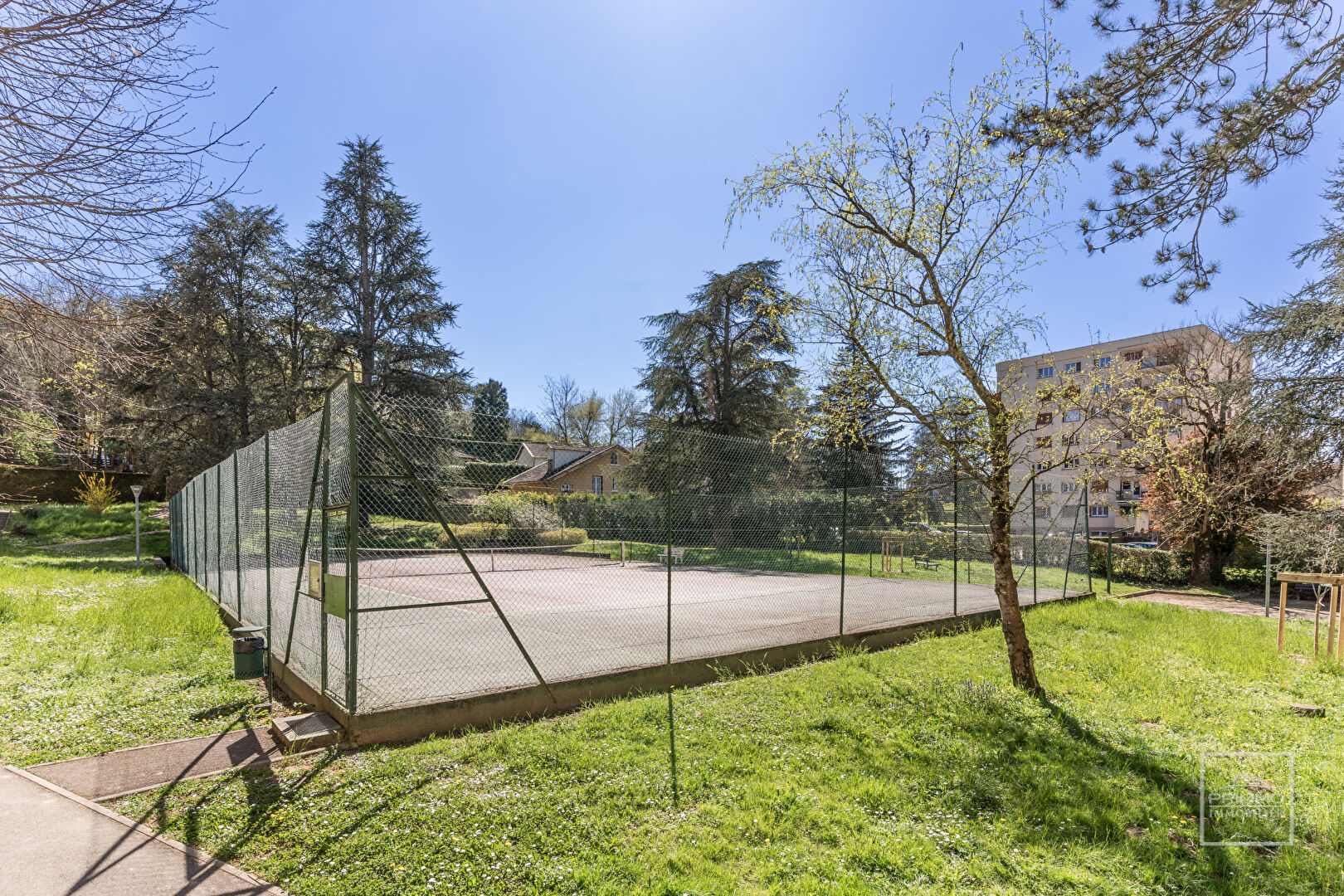 Fontaines-sur-Saône – T3 / TERRASSE / DERNIER ETAGE