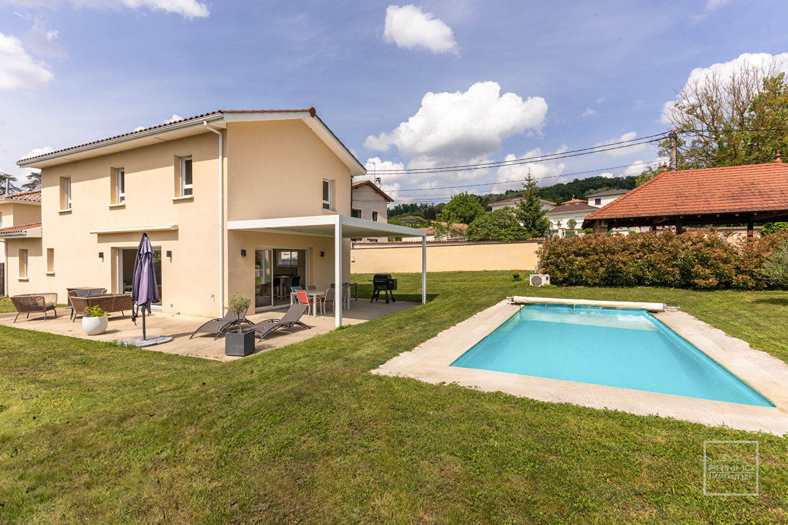 REYRIEUX – Maison 5 pièces avec jardin et piscine