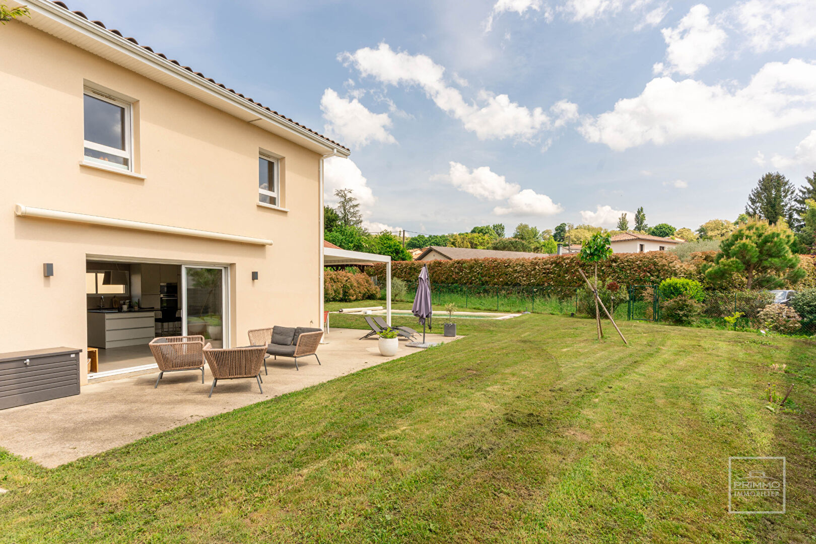 REYRIEUX – Maison 5 pièces avec jardin et piscine